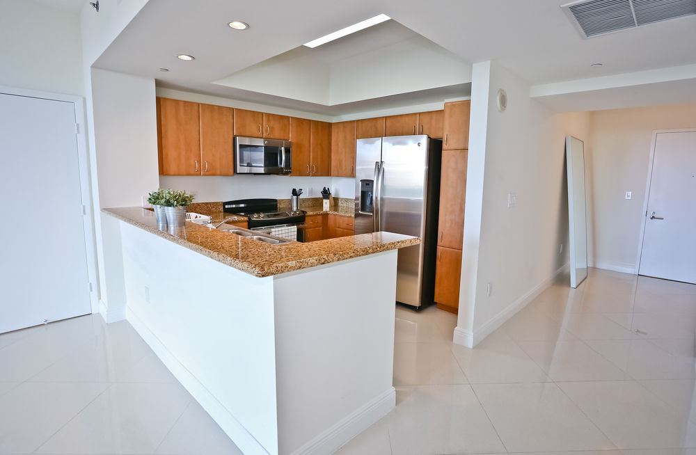 One Broadway Luxury Suites Downtown - photo 23