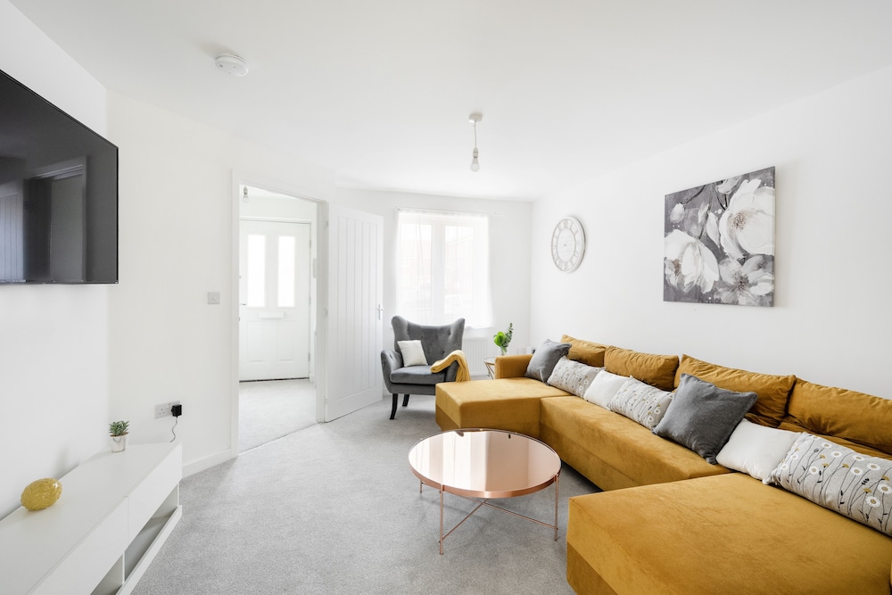 Fortified Three Bedroom Home Bristol — 4-Star Luxury Hotel in Bristol, United Kingdom