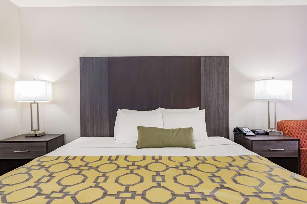Baymont by Wyndham Midway Tallahassee - photo 34