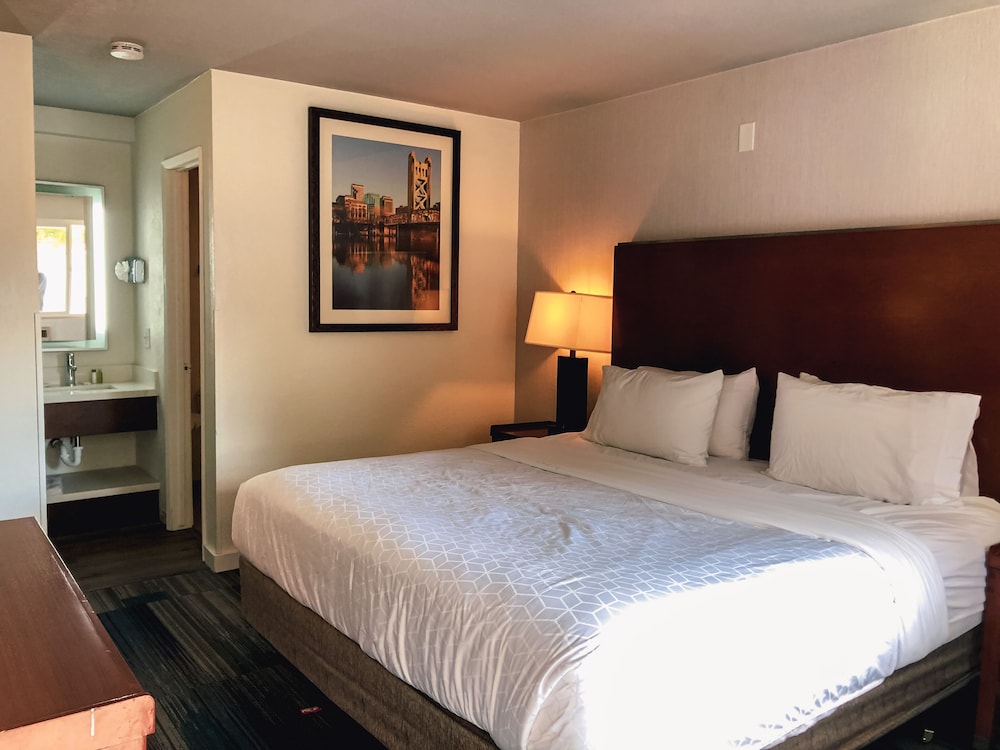 Super 8 by Wyndham San Jose Airport - photo 6