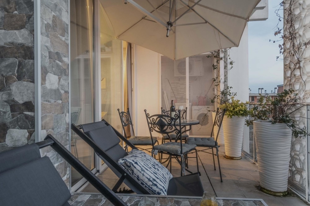 Florence Suite Apartment Florence Suite Apartmen — 4-Star Luxury Hotel in Florence, Italy
