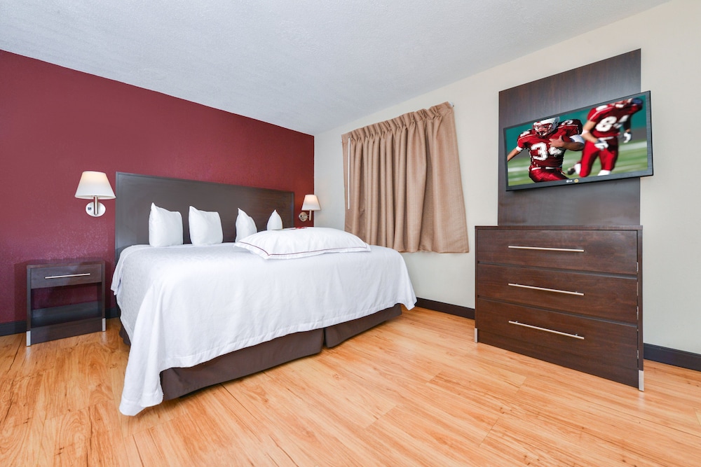 Red Roof Inn PLUS & Suites Guilford - photo 15