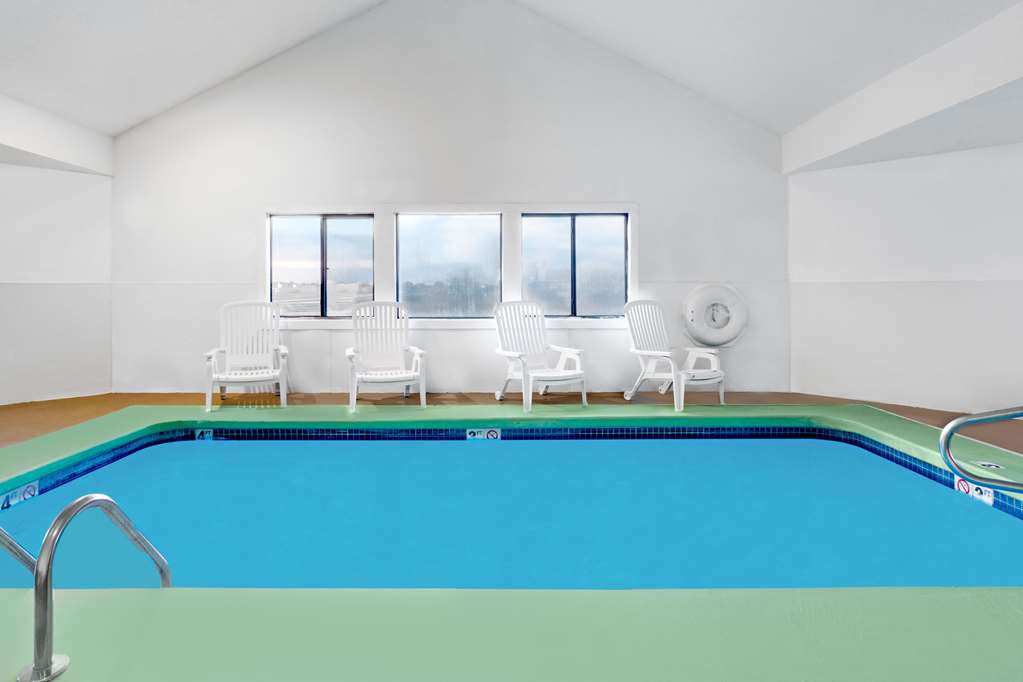 Days Inn by Wyndham Concordia - photo 3