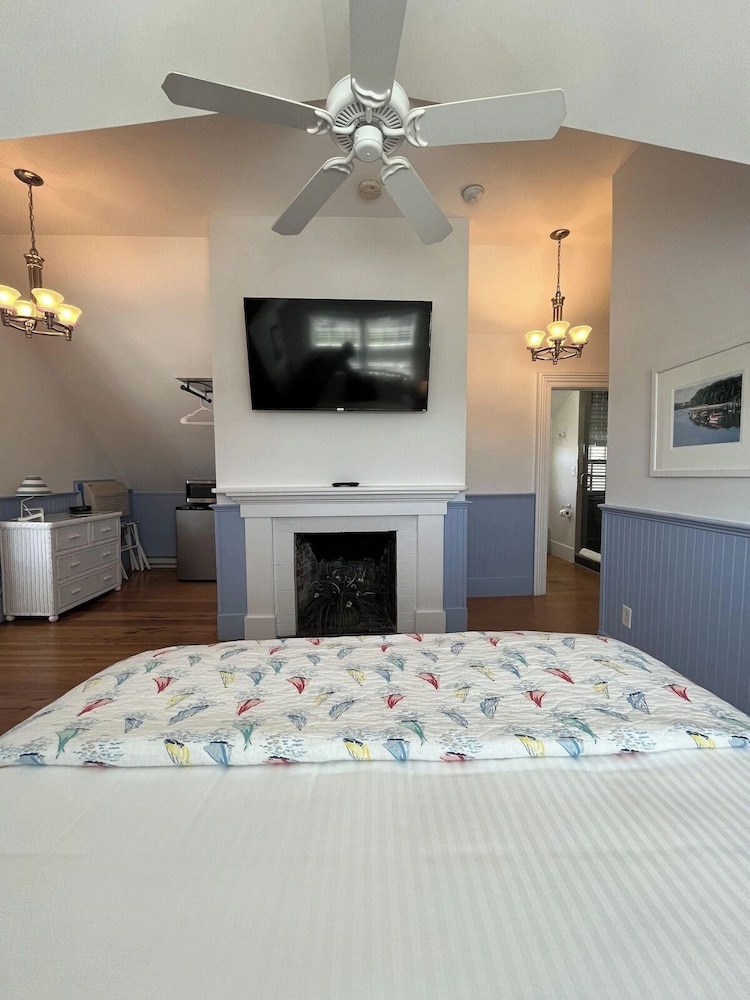 Beach Breeze Inn - photo 25