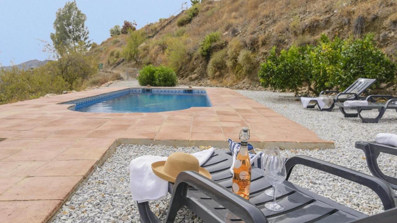 Villa Las Reinas Arenas by Ruralidays — 4-Star Luxury Hotel in Arenas, Spain