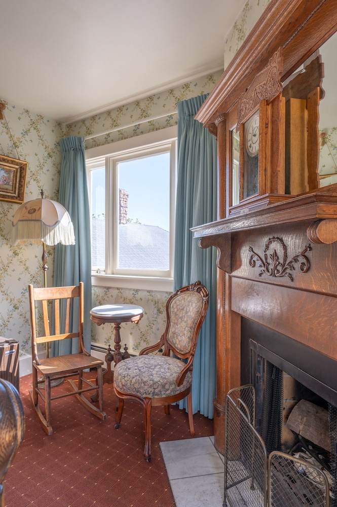 Martine Inn - photo 22