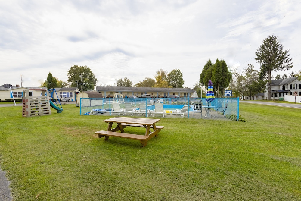 Parkside Motel by OYO Meadville Conneaut Lake - photo 60