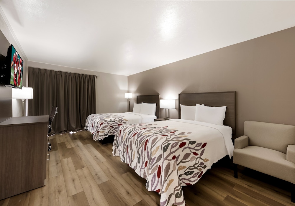 Red Roof Inn Madisonville - photo 16
