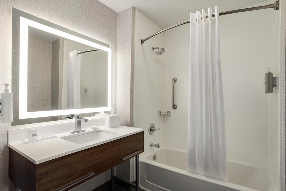 Hampton Inn Derby Wichita Southeast - photo 23