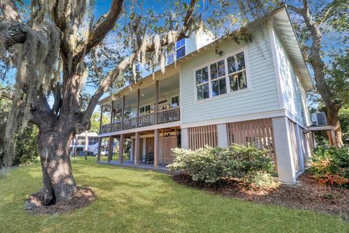 Oyster Cove Close To Everything in Tybee Island, United States