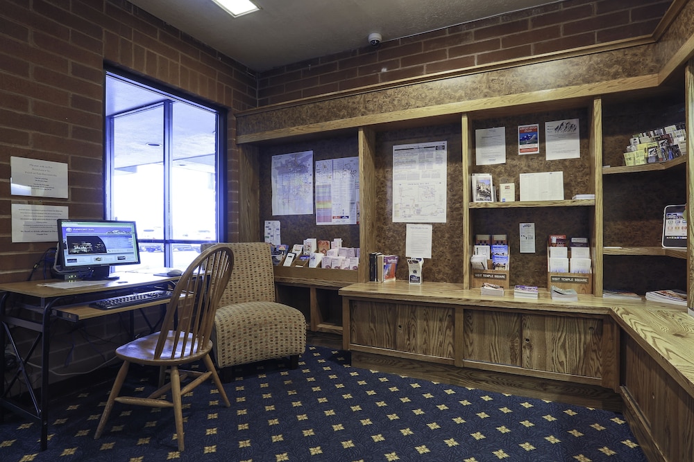 Airport Inn Hotel - photo 4