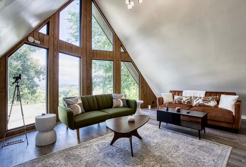 Unique 4bed 3bath A frame - carbon neutral hotel in Unknown City