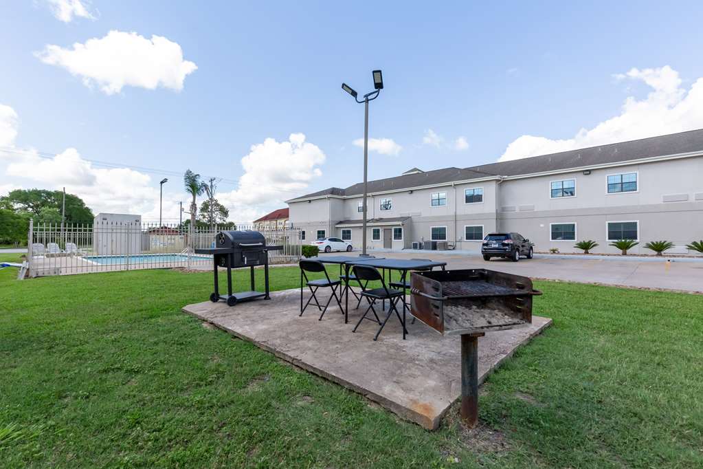 Studio 6 Bay City TX - photo 3