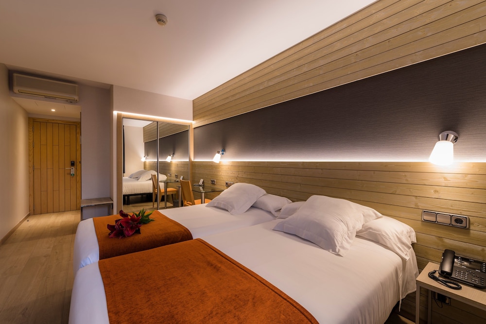 Hotel Avenida - carbon neutral hotel in A Coruna