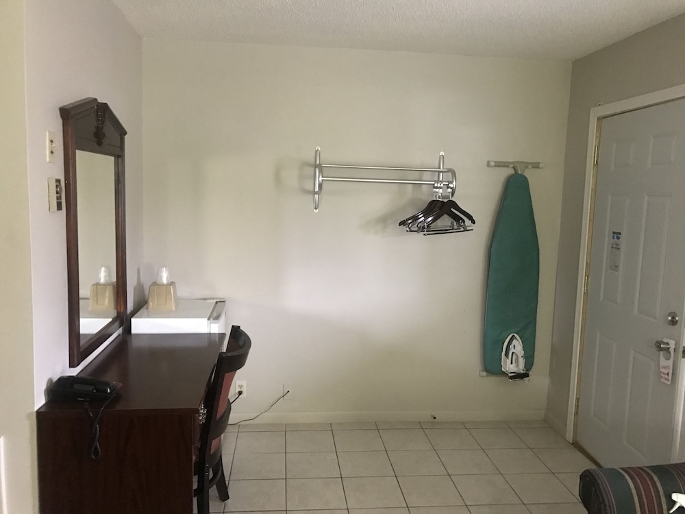 Gas Lite Motel - photo 28