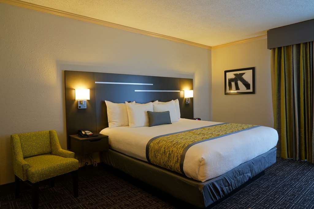 Best Western Plus Morristown Conference Center Hotel - photo 17