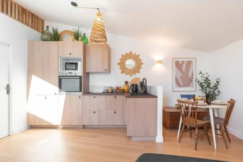 Beau T2 Terrasse Central Bord de Mer 50m Clim in La Ciotat, France