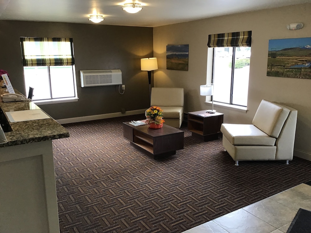 Super 8 by Wyndham Dillon - photo 2