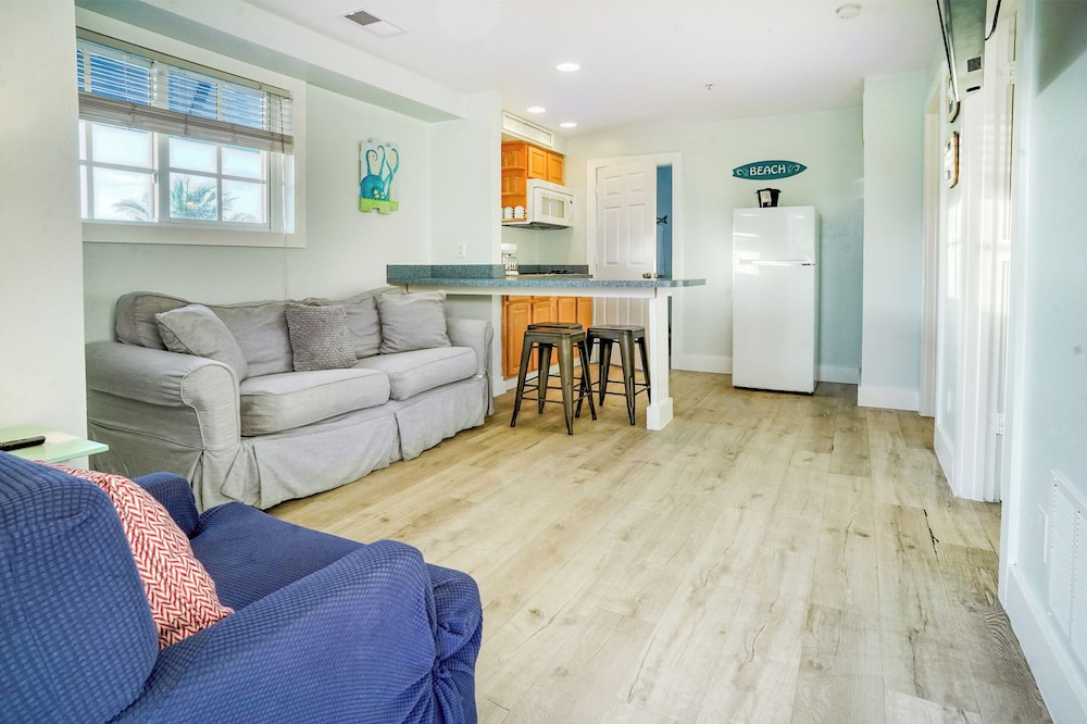Lighthouse Resort Inn & Suites - photo 40