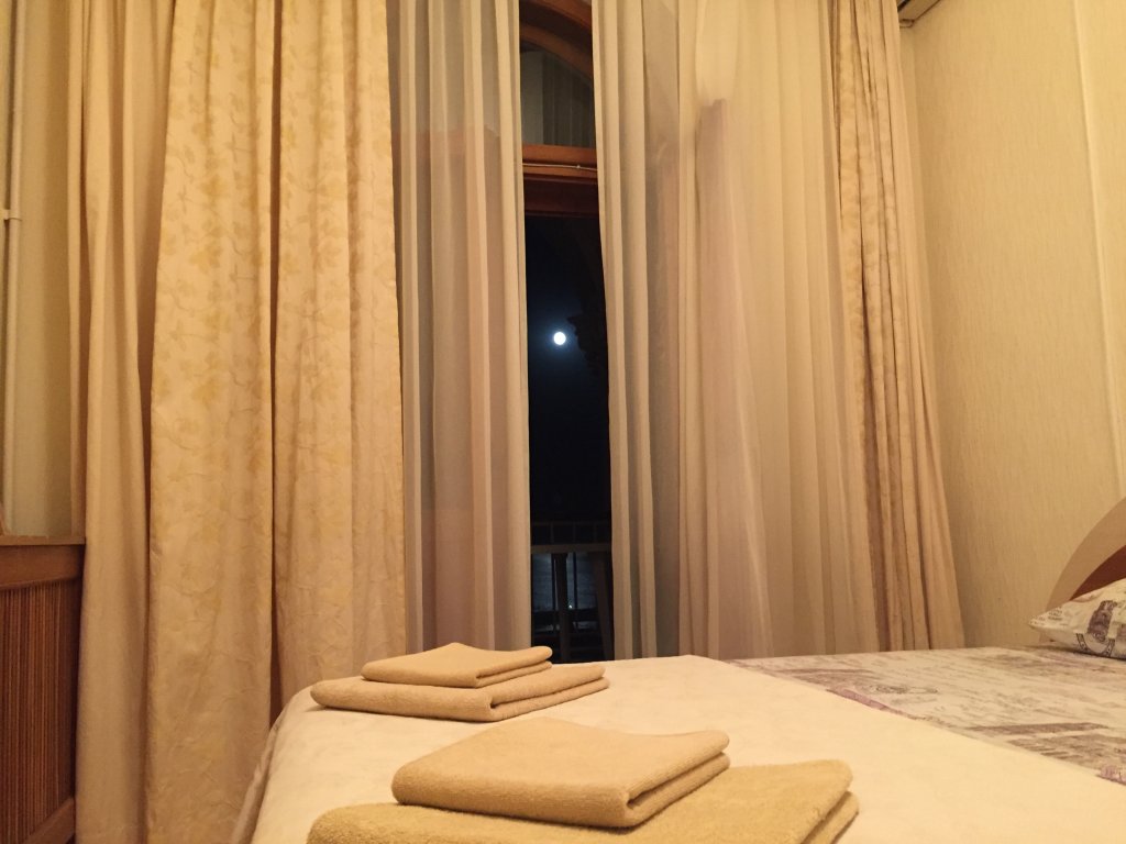 Life - last minute hotel in Yalta