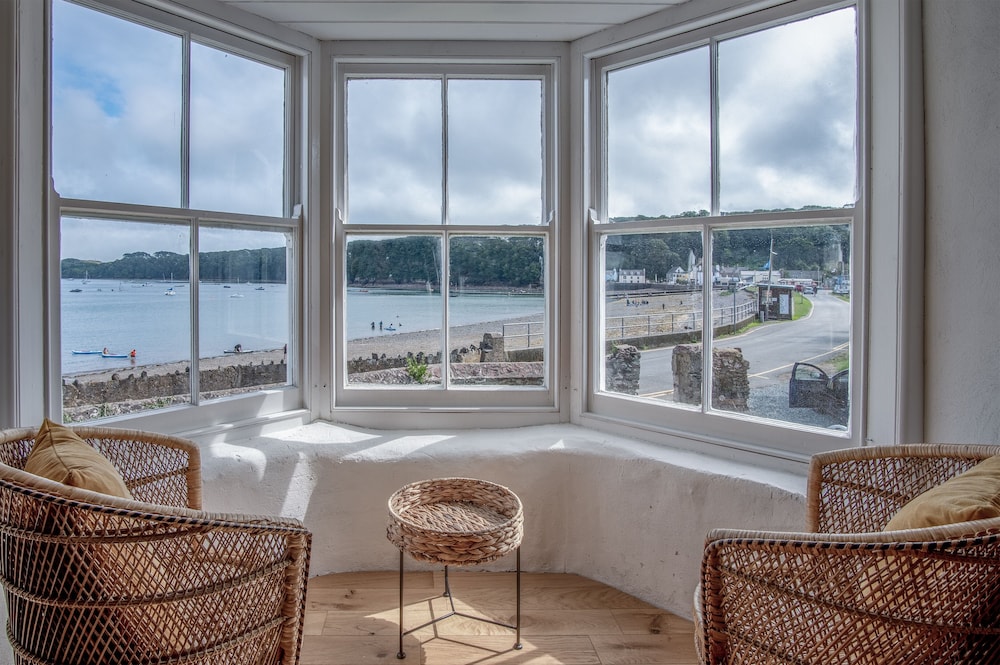 Brook Cottage Green 2 Bedroom Cottage Dale — 4-Star Luxury Hotel in Dale, United Kingdom