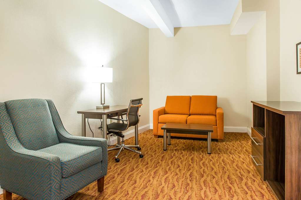 Quality Inn & Suites Middletown Newport - photo 18