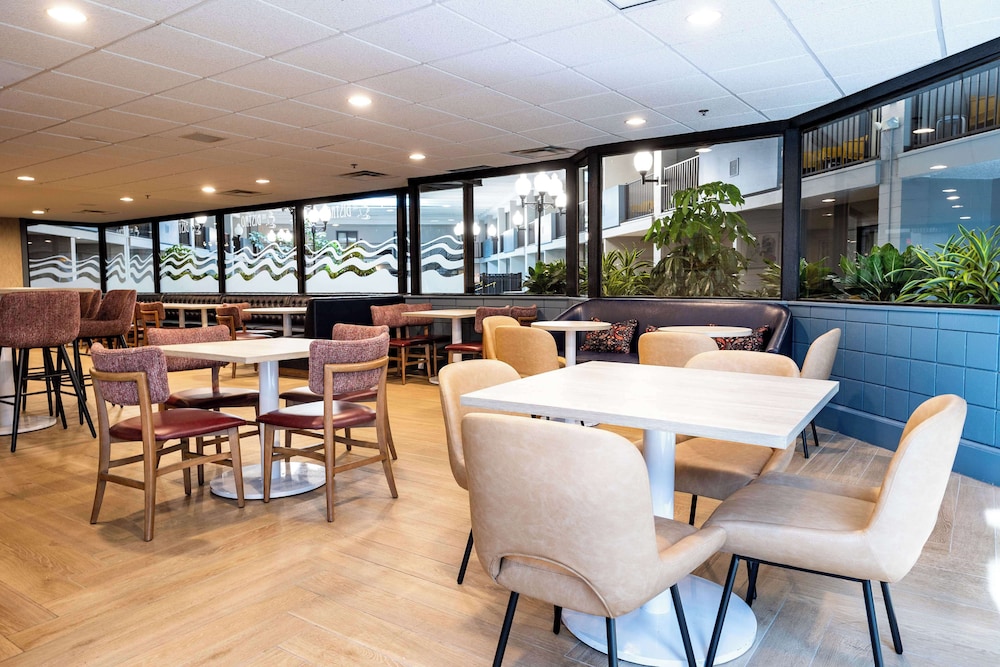 DoubleTree by Hilton Austin MN - photo 24