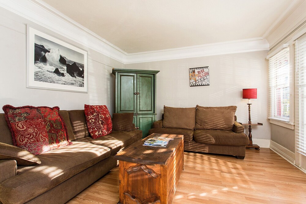 Hollywood Hills Suites - photo 56