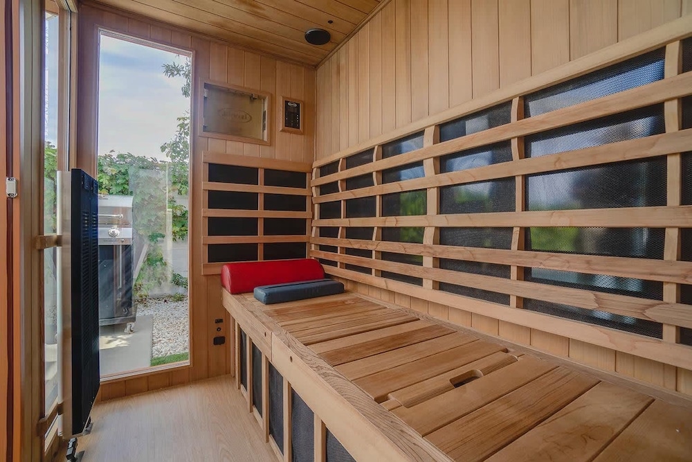The Elemental Retreat Pool Spa and Sauna - photo 4