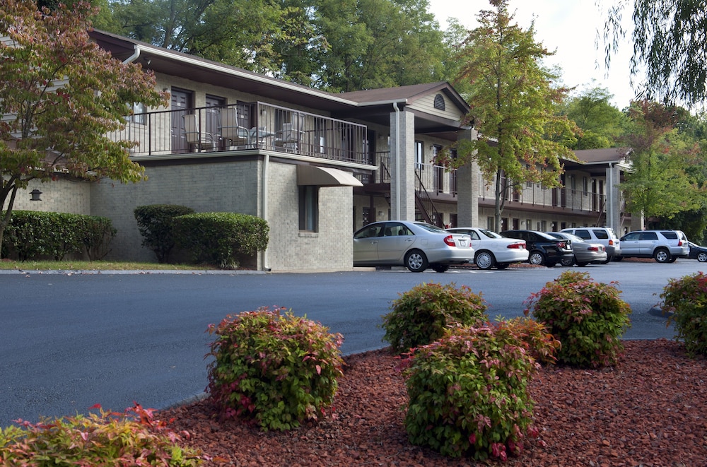 Affordable Corporate Suites of Overland Drive - photo 2