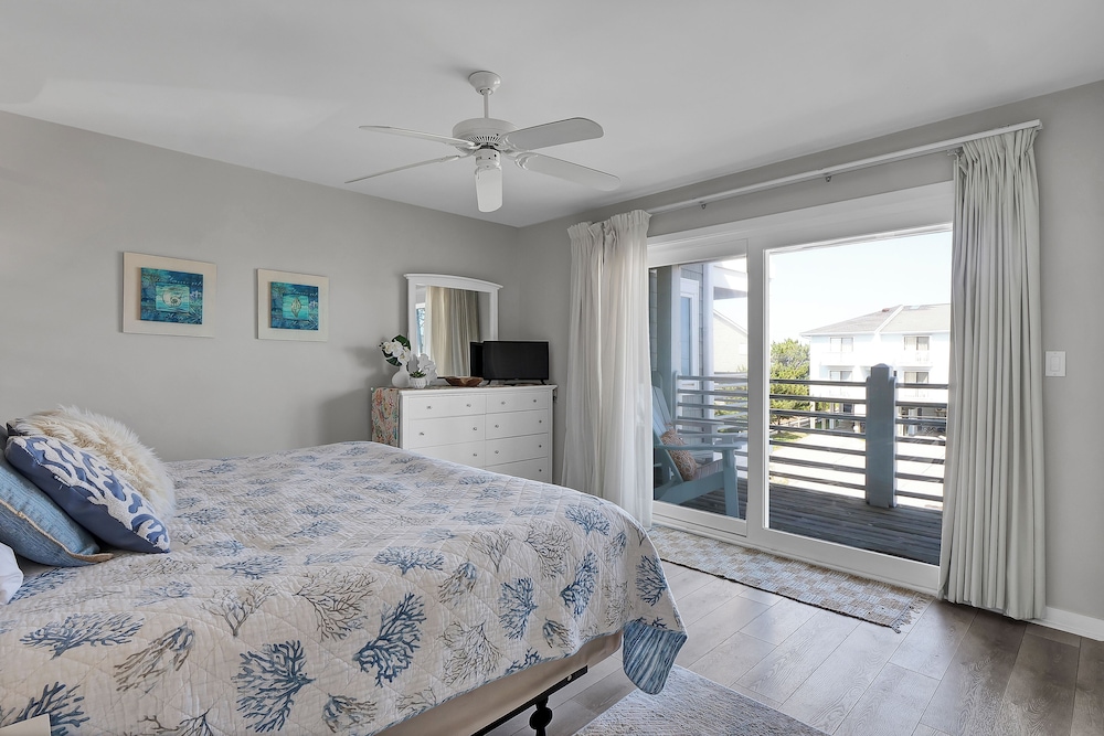 Sandpeddler Inn & Suites - photo 42