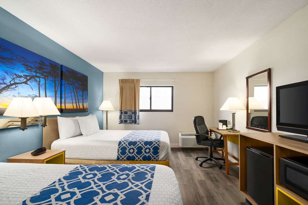 Days Inn by Wyndham Canastota Verona - photo 21