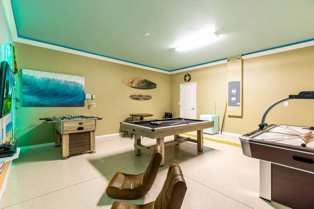 Lake Views Private Pool & Spa Games Room.. - photo 14