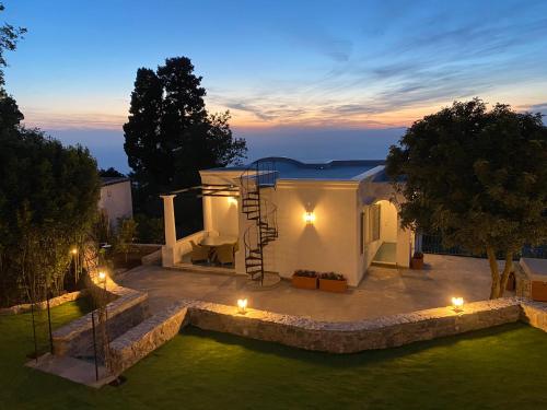 Villa Claudia — 4-Star Luxury Hotel in Anacapri, Italy