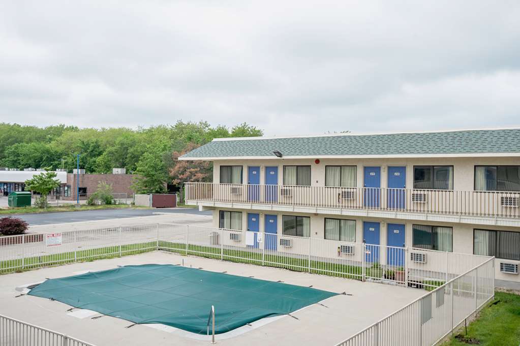 Motel 6 Kansas City MO Airport - photo 12
