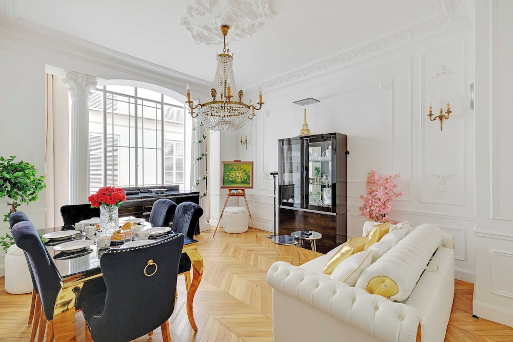 Luxury 2bdr 6p Apartment Arc de Triomphe — 4-Star Luxury Hotel in Paris, France