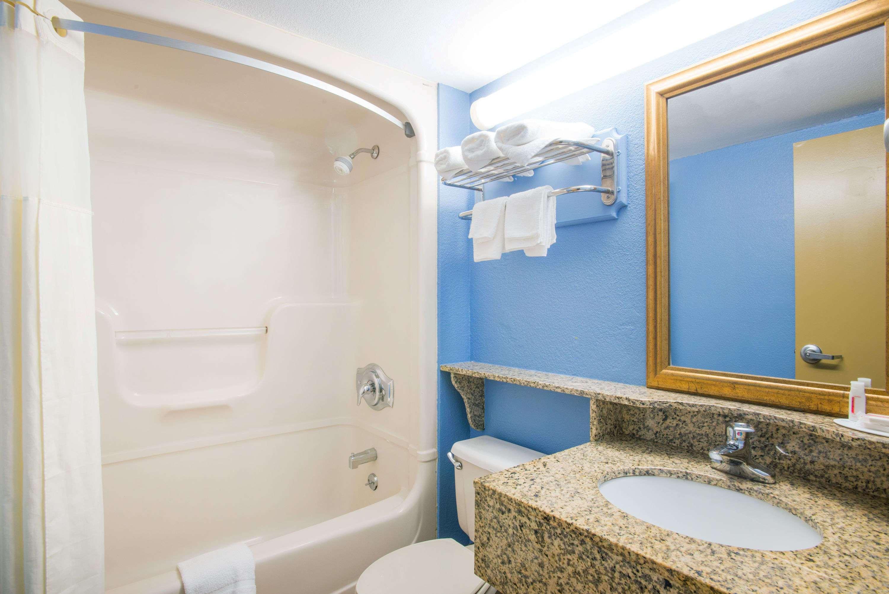 Days Inn New Haven - photo 15