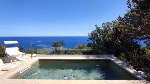 Villa Marinus Con Piscina Privata e Splendida Vista Mare — 4-Star Luxury Hotel in Corsano, Italy