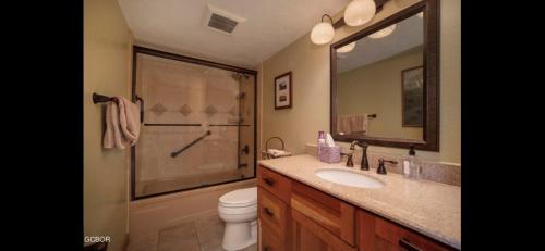 Riverside Retreat in Funky Fraser on Train Bike and Bus Routes — 4-Star Luxury Hotel in Fraser, United States