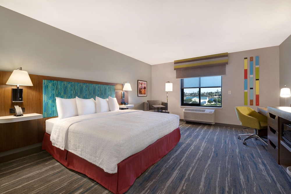 Hampton Inn & Suites by Hilton Marina - photo 12