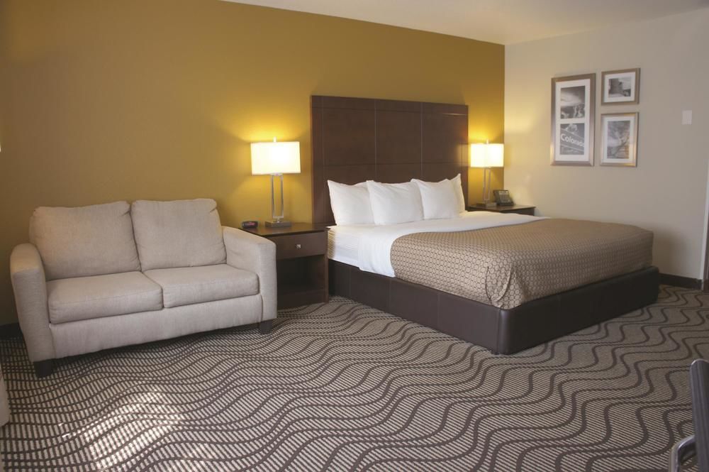 La Quinta Inn & Suites by Wyndham Castle Rock - photo 13