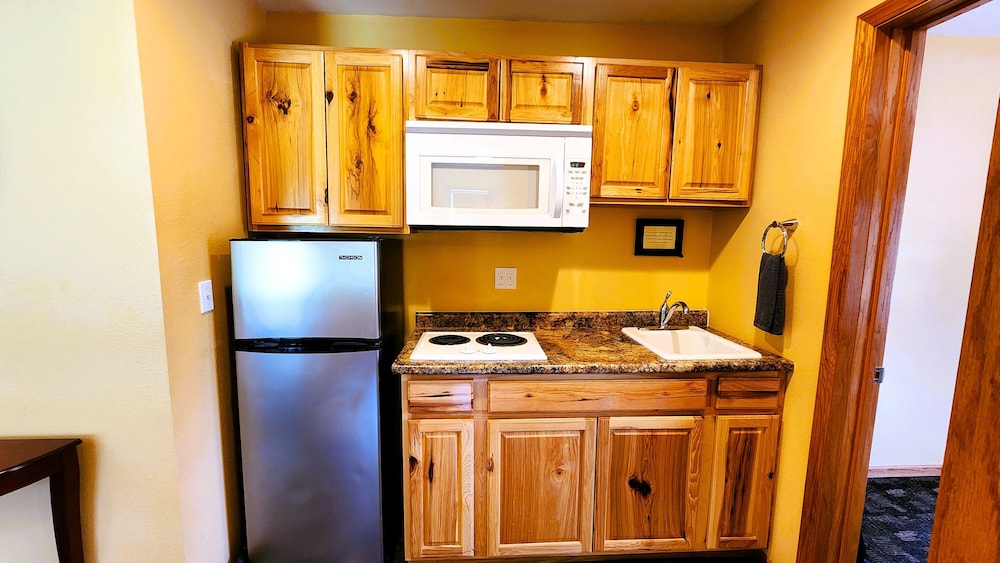 Black Elk Resort Cottages and RV Park - photo 34