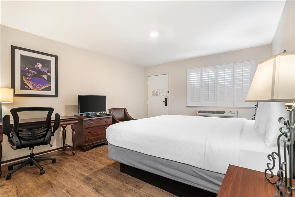 Best Western Rose Garden Inn - photo 32