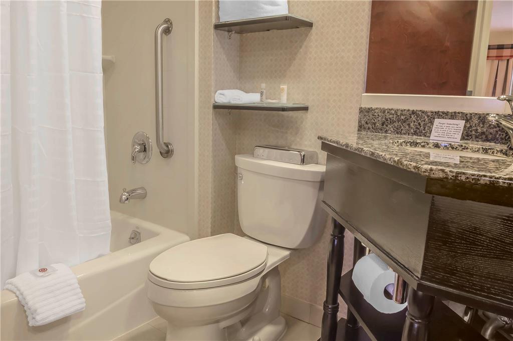 Comfort Inn & Suites LaGuardia Airport - photo 34