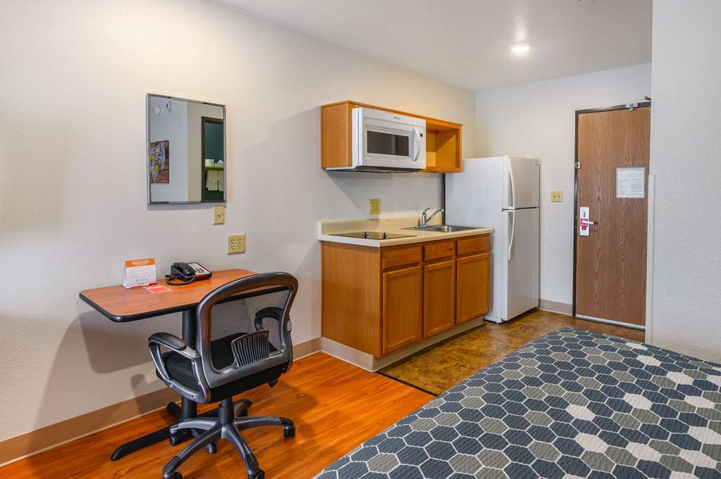 Econo Lodge Hammond - photo 10