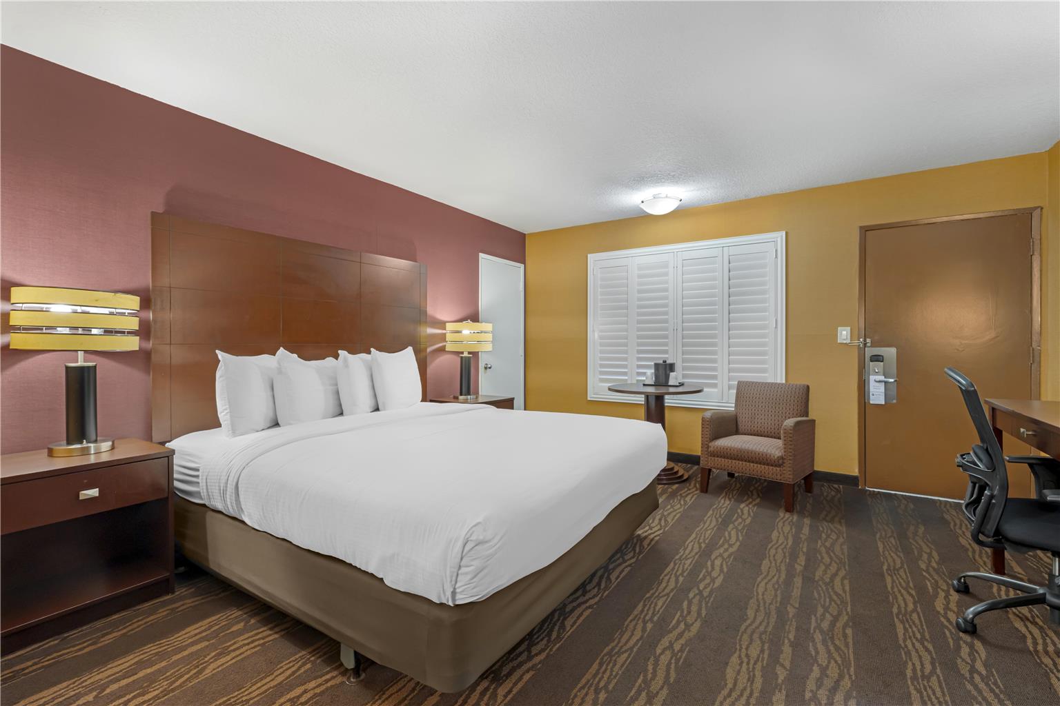 Best Western Plus Stovall's Inn - photo 40