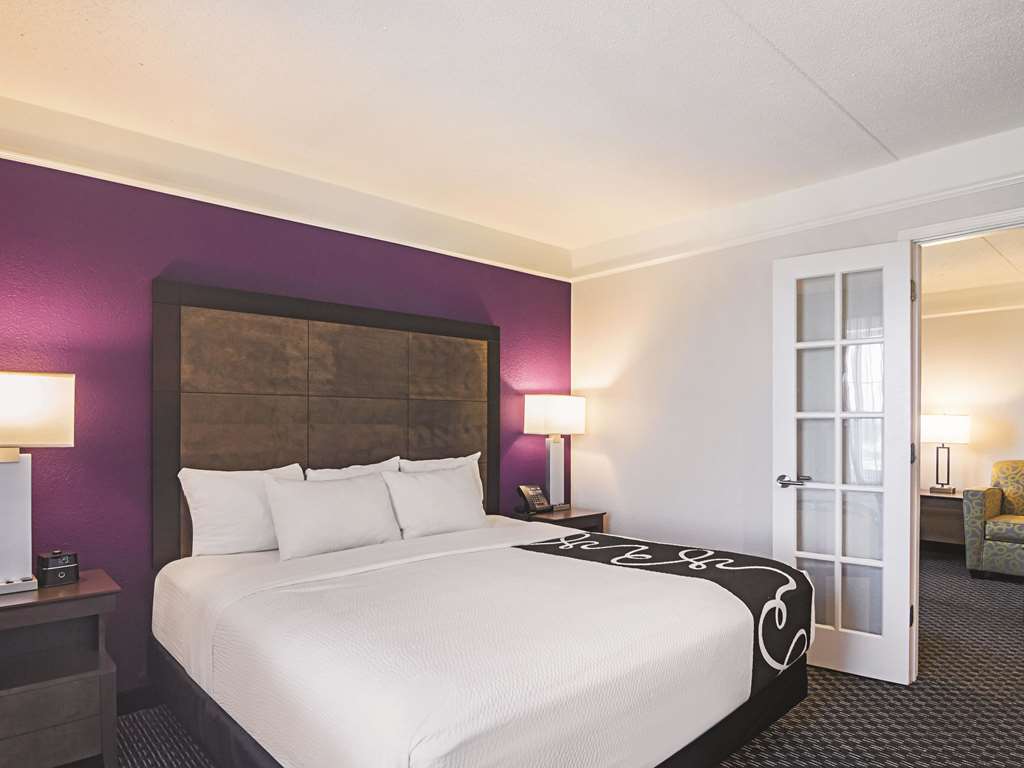 La Quinta Inn & Suites by Wyndham Oklahoma City NW Expwy - photo 42
