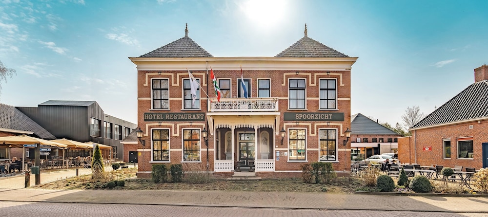 Hotel Spoorzicht & SPA — 4-Star Luxury Hotel in Loppersum, Netherlands