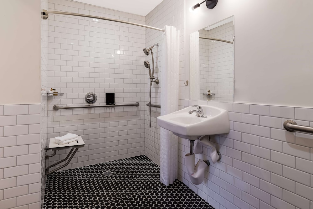 Signature Inn Oakland - photo 52