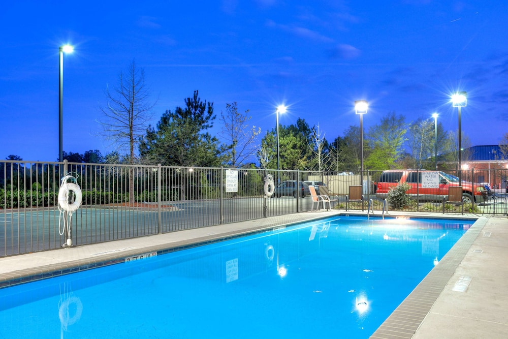 Hampton Inn Atlanta Fairburn - photo 30